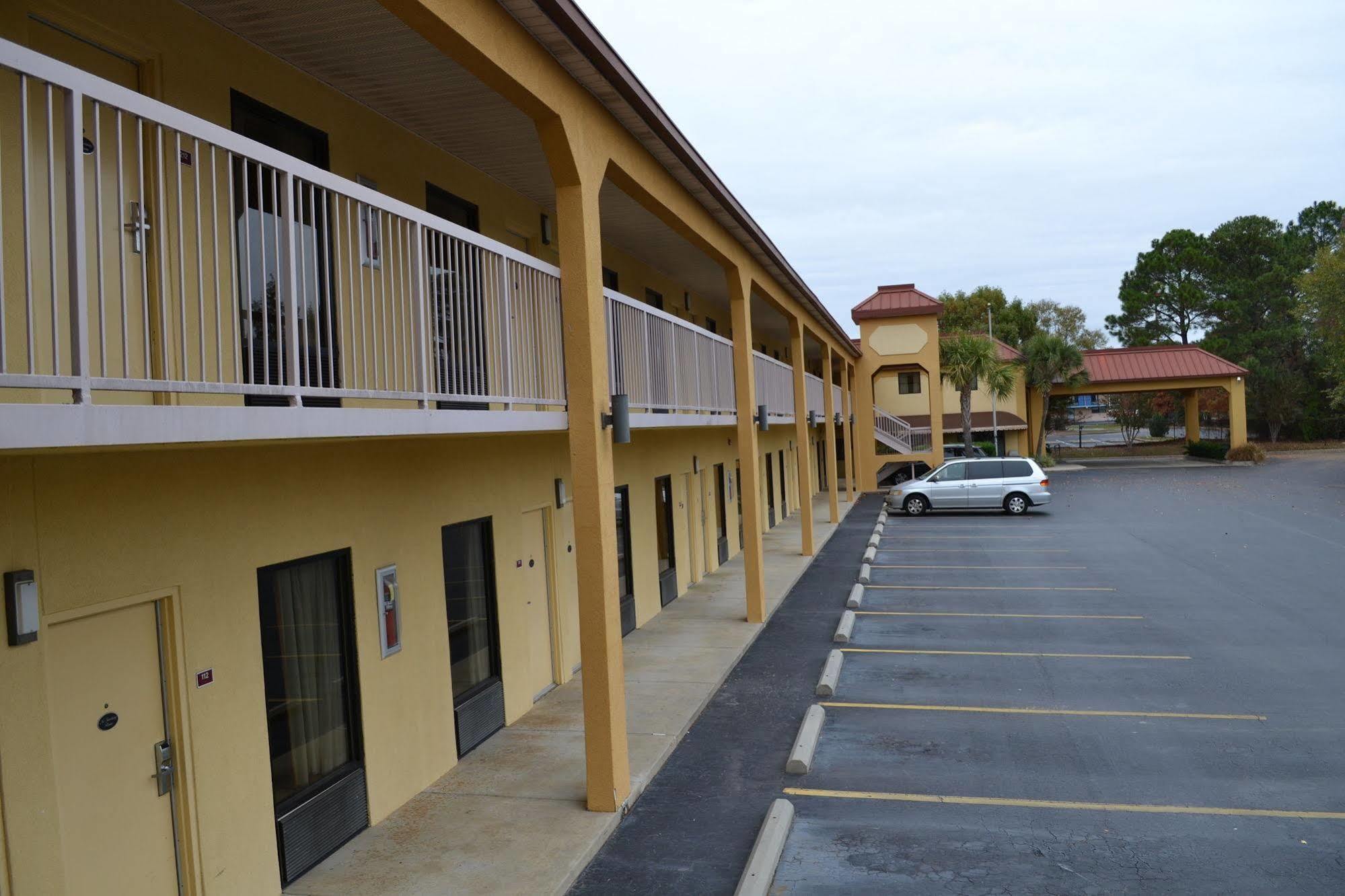 Fairview Inn & Suites Mobile Exterior photo