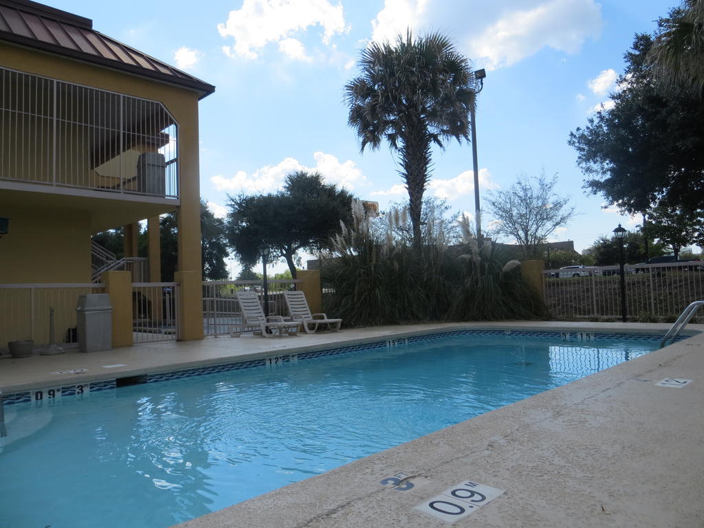 Fairview Inn & Suites Mobile Exterior photo