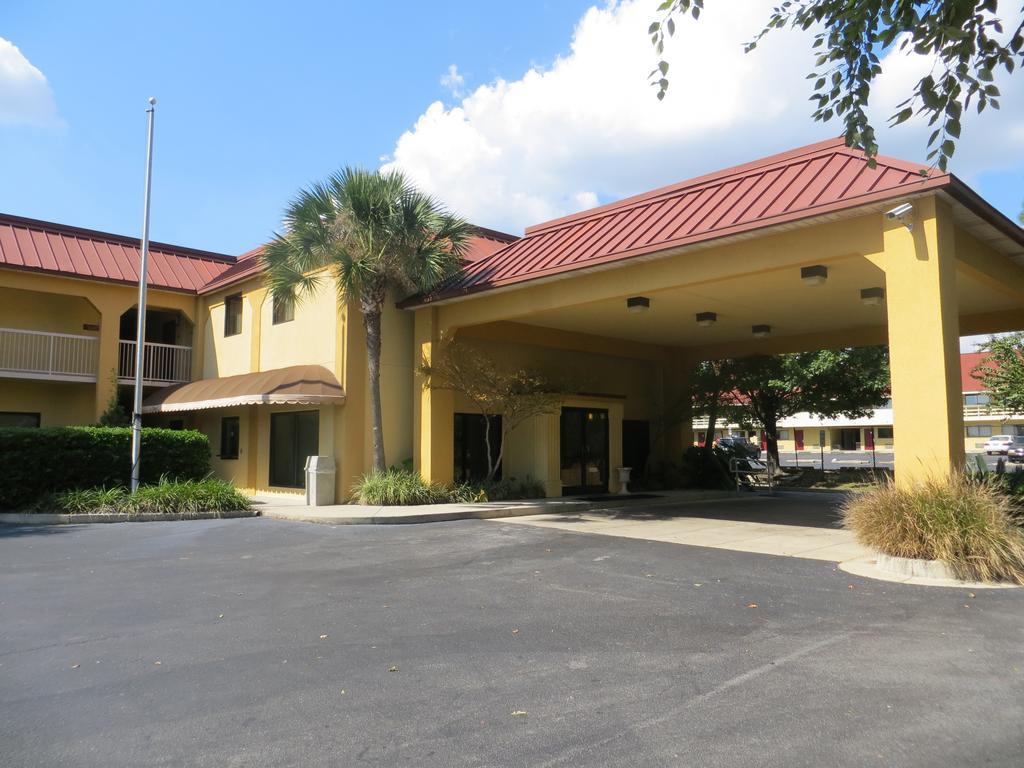 Fairview Inn & Suites Mobile Exterior photo