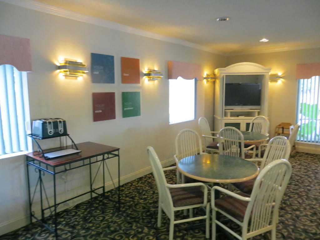 Fairview Inn & Suites Mobile Exterior photo