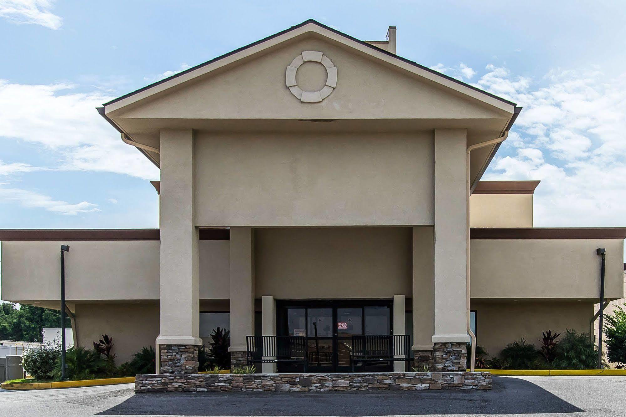 Fairview Inn & Suites Mobile Exterior photo